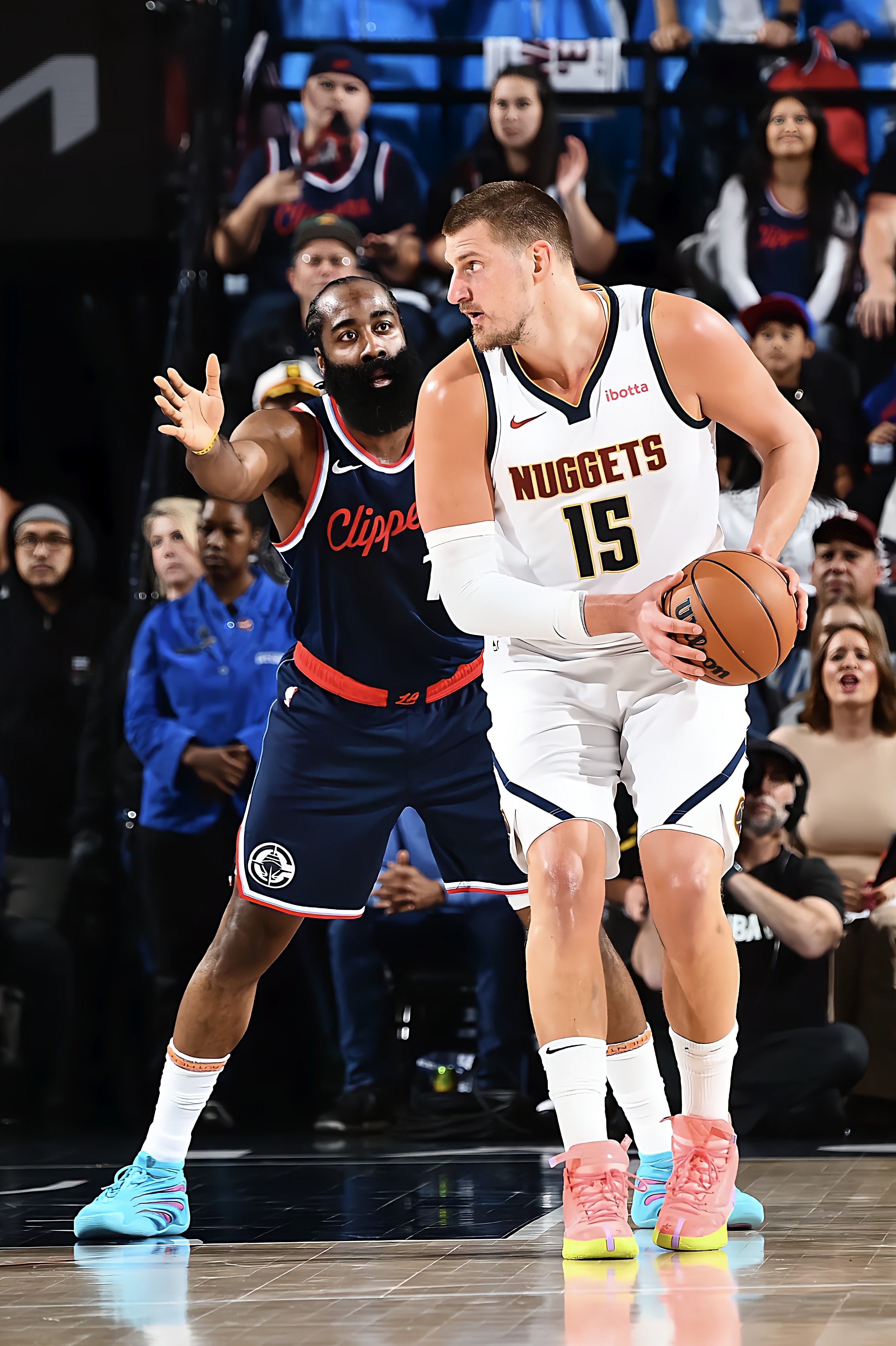 开元体育官网-丹佛掘金训练开放日，集结日内部沟通引欢呼，NBA季后赛在即，团队化学反应显著的简单介绍