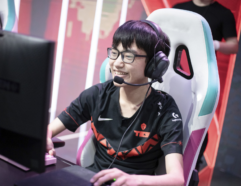 开元体育平台-社区盾国际比赛日再迎强敌；瓦伦西亚刷新队史纪录；主帅态度：质疑声仍在；年轻球员得到机会的简单介绍