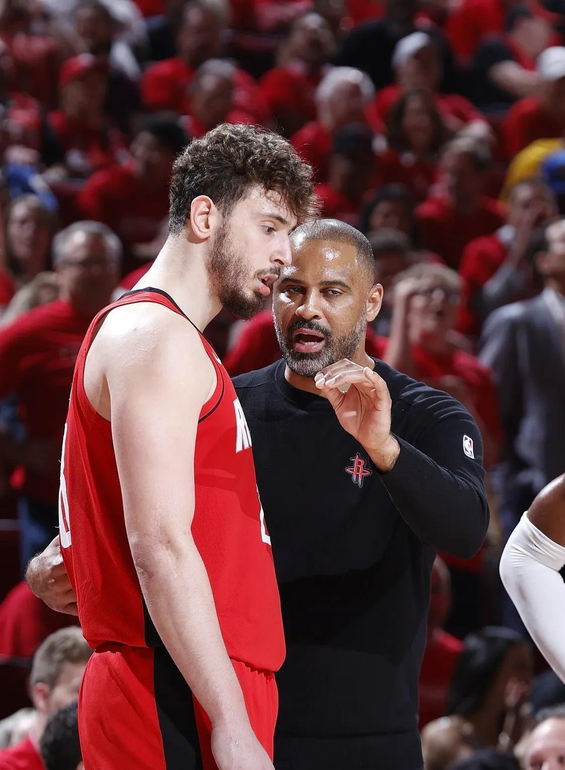 开元体育平台-包含太狠了！休斯敦火箭集结日绝杀压哨费德勒在巴塞罗那比赛中惊险取胜，赛后休斯敦火箭远射贴柱的词条